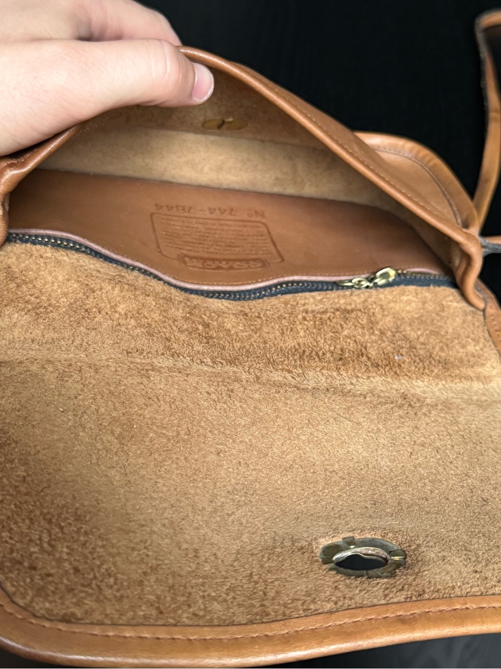 Vintage Coach Dinky Tan Bag - Picture 7 of 12